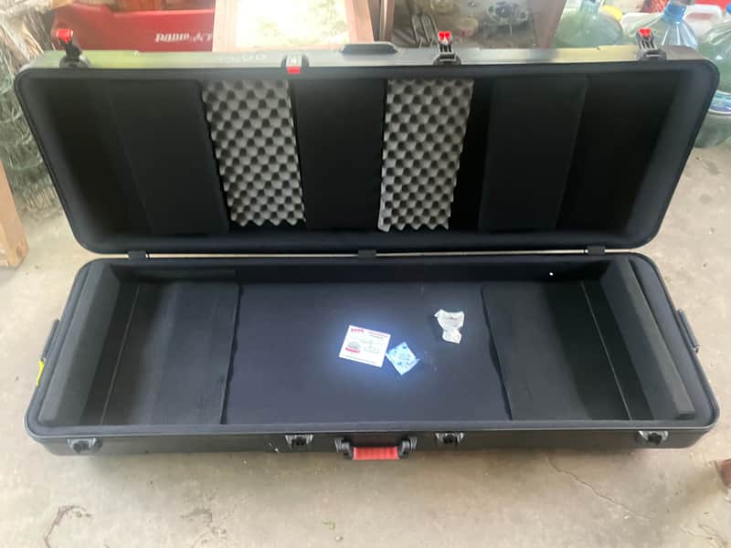 Gator GTSA-KEY88D TSA Series ATA Molded Deep 88-Key Keyboard Case 2010s - Black image 1