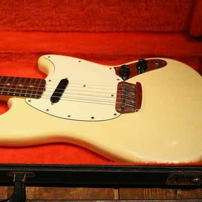 Fender Musicmaster with Rosewood Fretboard 1970 - 1979 - Olympic White image 6
