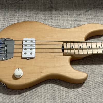Sterling Joe Dart 4 string 2024 crop - Natural image 3