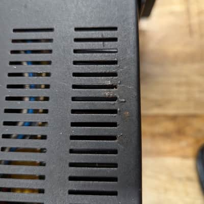 Used Carver 5 Channel Powered Amplifier AV-405 image 4