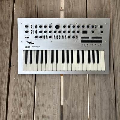 Korg Minilogue 4-Voice Polyphonic Analog Synthesizer 2016 - Present - Silver synth image 2