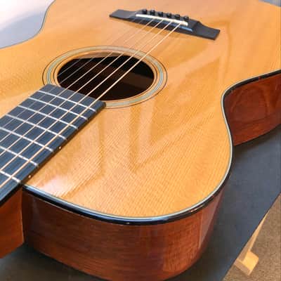 2002 Martin OM-18V image 3
