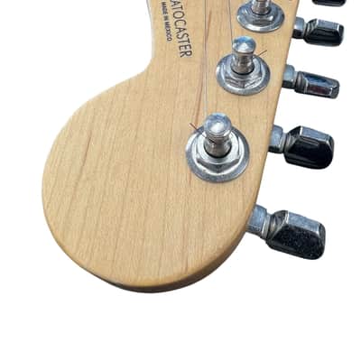 Fender Guitar - Electric Fender Stratocaster image 8