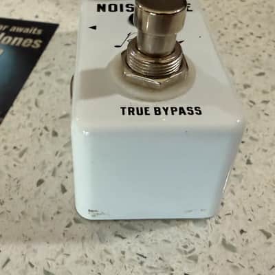 Rowin LEF-319 Noise Gate Guitar Effects Pedal – White – True Bypass image 5