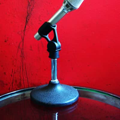 Vintage 1970's AKG D190E / D190ES dynamic cardioid microphone w mic clip 200 OHMS Low Z D1000E D330BT image 1