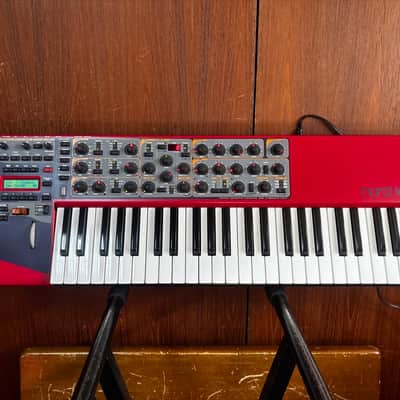 Nord Lead 3 49-Key 24-Voice Polyphonic Synthesizer w/ gig bag