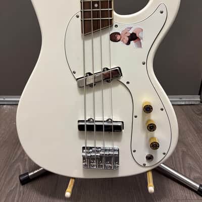 Wilson Bros VMB-55 Ventures Model 2010’s - White image 3