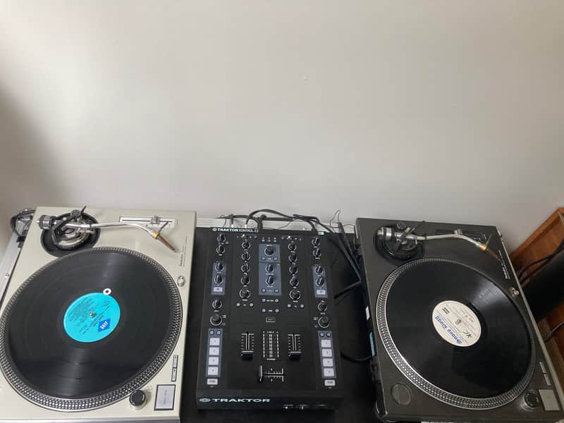 Full Dj Setup Pair (2 x) Technics SL-1200 MK2 + Traktor Z2 mixer +