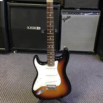 Fender American Deluxe Stratocaster with Rosewood Fretboard 1999 - 2003 - 3-Color Sunburst image 1
