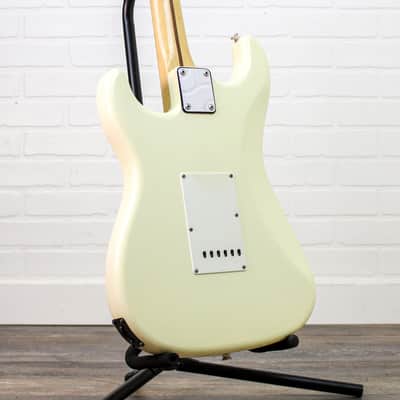 Preowned 1988 Fender Stratocaster (Made in Japan) - Olympic White - Modified Electronics image 3