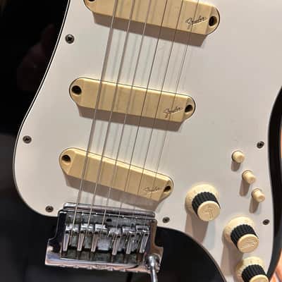 Fender Stratocaster Elite BLK 1983 + Case (Usado) image 5