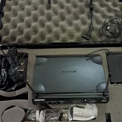 Shure UT4 TE Wireless System — UHF + Headset Mic image 5