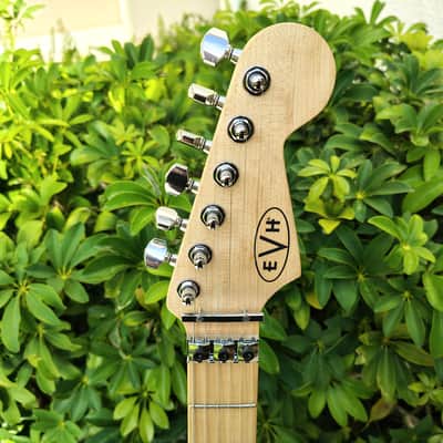 EVH Bumblebee Eddie Van Halen Black Yellow Striped Series *UNPLAYED* 2013 image 4