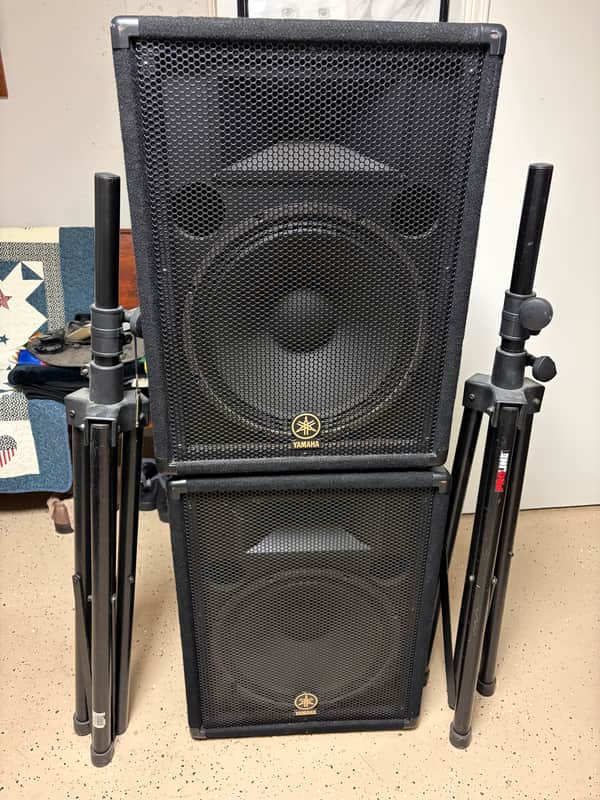 Yamaha BR15 400w 2-Way Passive 15" Speaker 2011 - Present - Black image 1