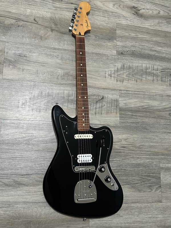 Fender Player Jaguar HS with Pau Ferro Fretboard 2018 - 2024 - Black