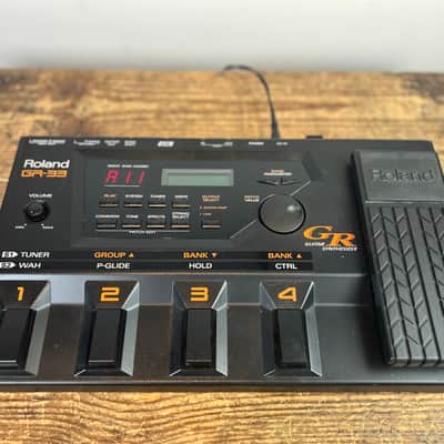 Roland GR-33 guitar synth