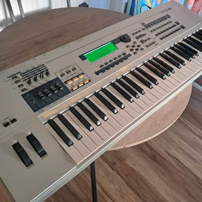 Yamaha MO 6 Production Synthesizer
