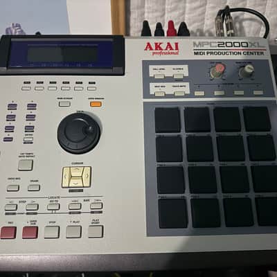 Akai MPC2000XL MIDI Production Center 2000 - 2005 - Grey image 3