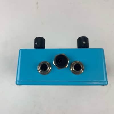ANALOG Dos Fuzz v2 - Sky Blue With: Bag , Box , stickers, and Manual.. image 2