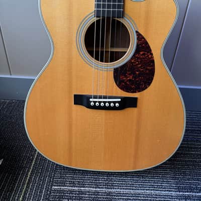 Martin 0000-28 Custom Shop Schoenberg Cutaway 2002 - Natural image 3