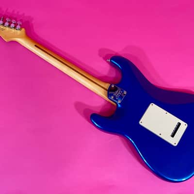 Fender American Ultra Stratocaster 2022 - Cobra Blue image 17