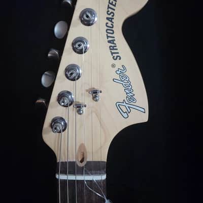 Fender American Performer Stratocaster HSS Rosewood Fingerboard 2022 - Aubergine image 2