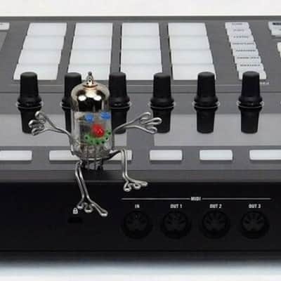 Native Instruments MASCHINE Studio + Software 2.0 + Neuwertig + OVP + Garantie image 5