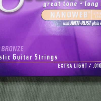 Elixir 11002 Nanoweb 80/20 Bronze Acoustic Guitar Strings - Extra Light (10-47) image 2