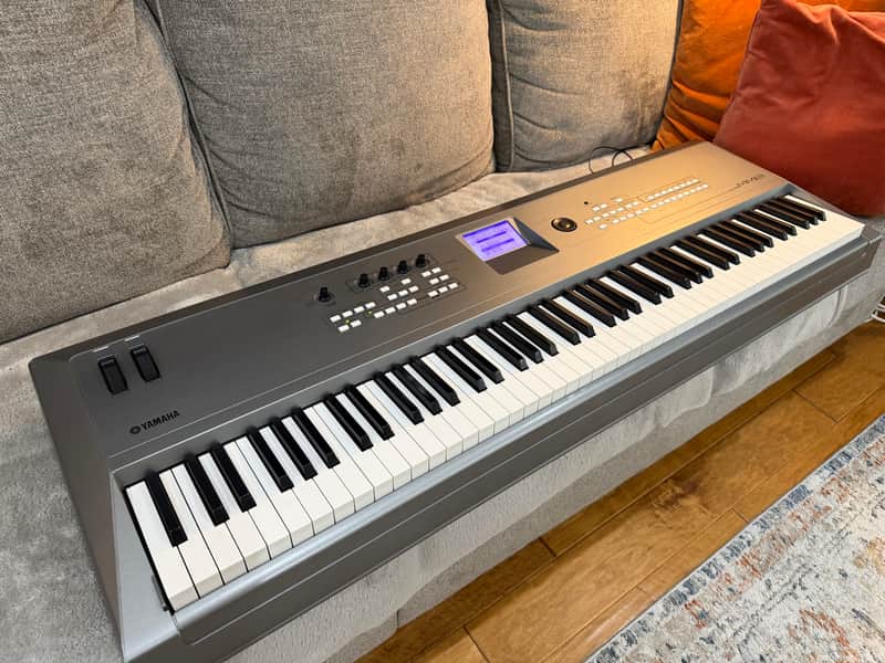 Yamaha MM8 Keyboard (Motif lite) 88 keys  + Awesome + FAST-SAFE-SHIPPING image 1