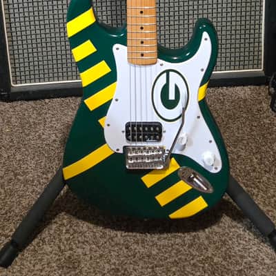 Squier Stratocaster Green and Gold Gridiron Standard Series Stratocaster 1998 image 2