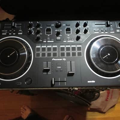 Pioneer DDJ-REV1 2-Channel DJ Controller 2022 - Present - Black image 1