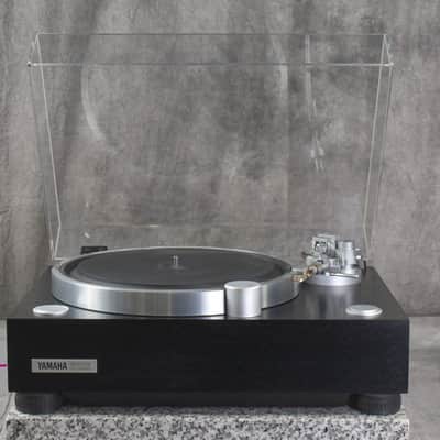 YAMAHA GT-2000 Direct Drive Turntable in Very Good Condition image 2