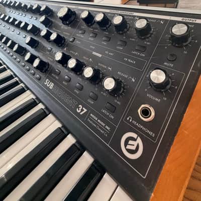 Moog Subsequent 37 Analog Synth 2017 - Present - Black image 8