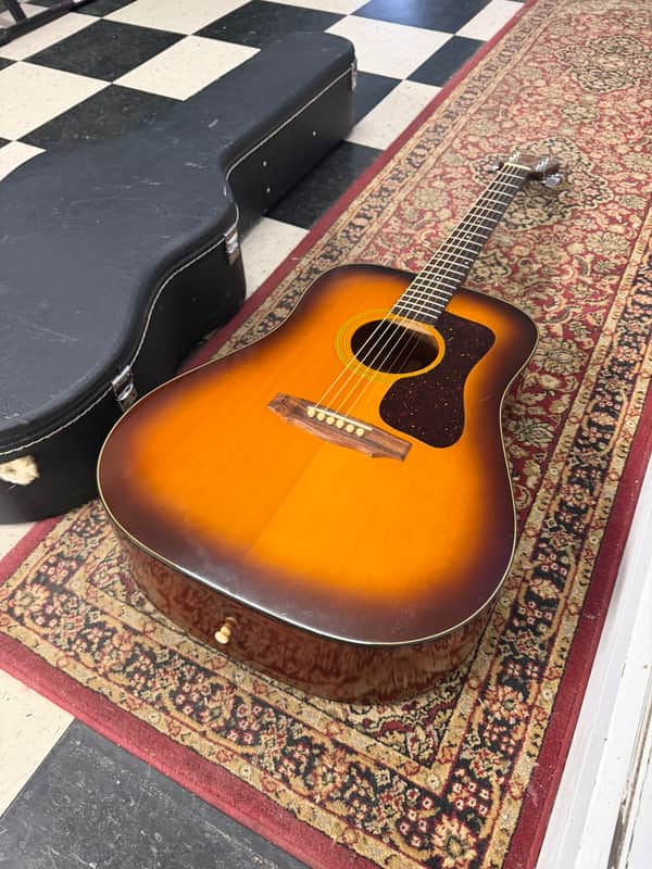 Guild D-35 1974 - 1986 - Sunburst