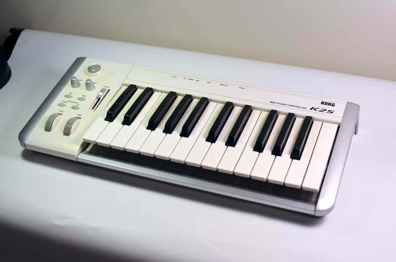Korg K25 25-Key USB MIDI Studio Controller image 1