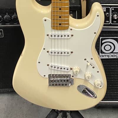 1995 Fender Squier Series Stratocaster image 1