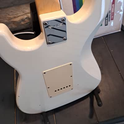 Fernandes Strat style image 5