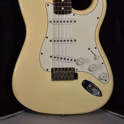 Excellent Fender Japan Black ST-362 Stratocaster Electric Guitar