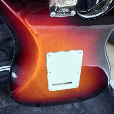 Fender American Deluxe Stratocaster Left-Handed 2012 - - 3-Color Sunburst - Maple Fretboard - USA w/ OHSC image 7