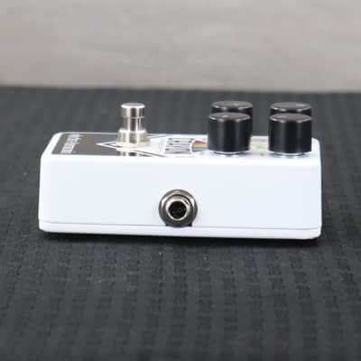 Electro-Harmonix Crayon 76 Full-Range Overdrive White with Diagonal Crayons image 4