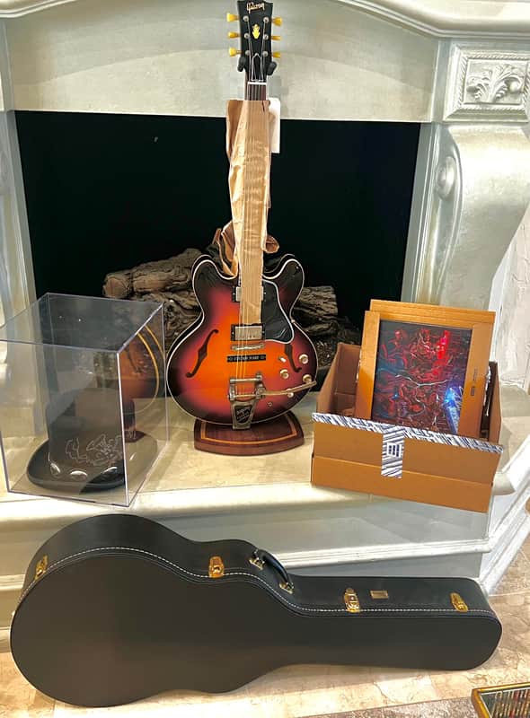 Gibson Slash signed ES-335 2024 - Murphy-aged sunburst image 1