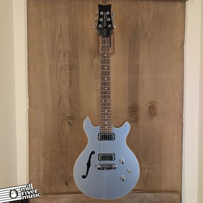 Daisy Rock Retro-H Semi-Hollow Guitar w/ Gig Bag - Used image 2
