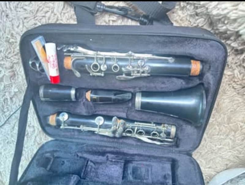 Buffet Crampon E11 Intermediate Bb Clarinet 2010s - Black image 1