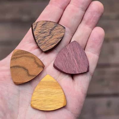 Immagine Tri-Tip Wood Guitar Picks 2026 - Set of 5 - 2