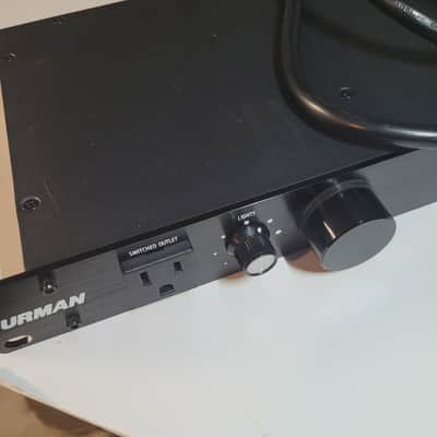 Furman M-8Lx Power Conditioner with Lights - Black image 4