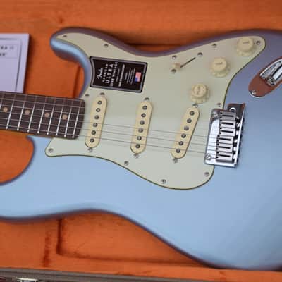 Fender American Ultra Luxe Vintage '60s Stratocaster, Rosewood Fingerboard - Ice Blue Metallic image 12