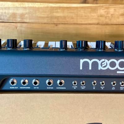 Moog Messenger 32-Key Monophonic Synthesizer - Black image 2