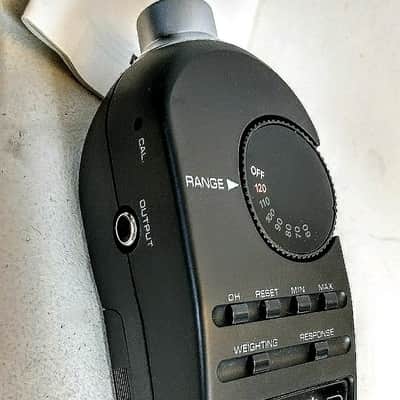 Radio Shack Digital Sound Level Meter Model 33-2055 image 4