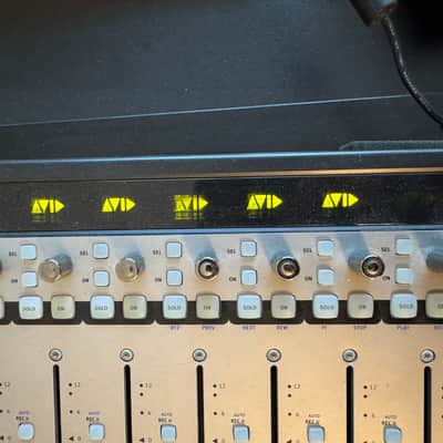Euphonix MC Mix (Artist Mix) 8-Fader DAW Control Surface - Silver image 2