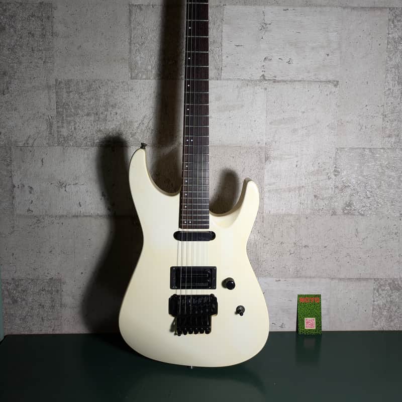 90s Charvel SDK White